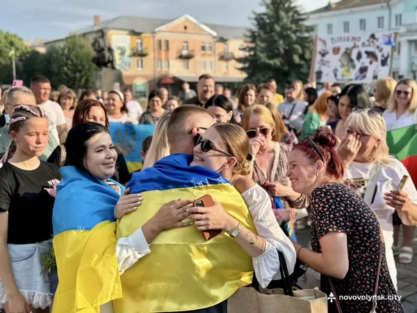 До Нововолинська повернувся звільнений з полону Захисник України Олег Карпюк (фото)