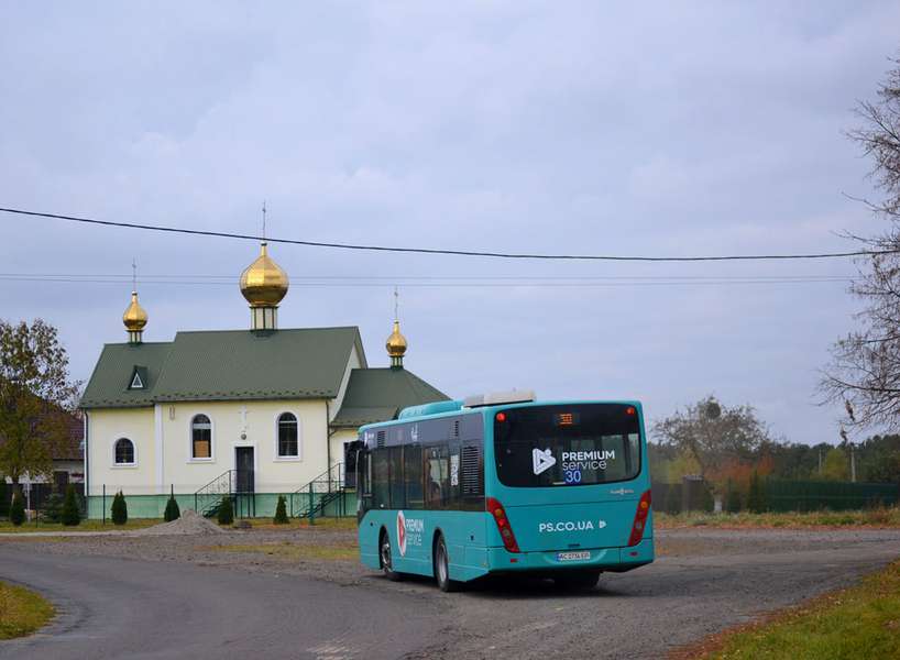 У Луцьку на маршрут № 30 виїхали нові автобуси (фото, відео)