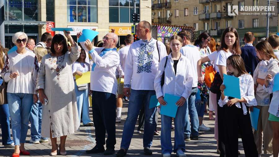 Лучани у День міста тілами склали карту України (фото)