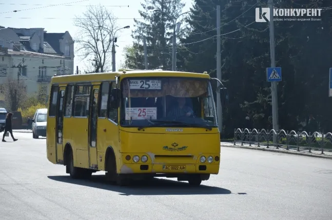 Поляки «обкурвили» маршрутку в Луцьку