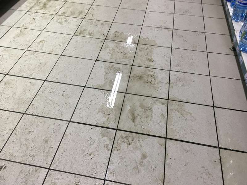 «Міні-потоп» у луцькому супермаркеті ліквідували