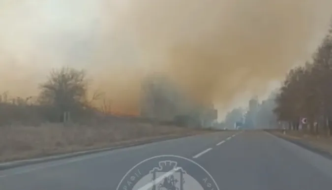 Величезна хмара диму: у Володимирі спалахнула масштабна пожежа (відео)