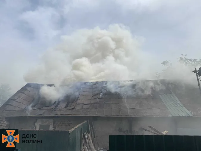 У Луцькому районі сталася пожежа в житловому секторі (фото)