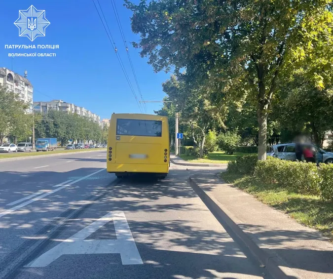 У Луцьку маршрутка протаранила легковик (фото)