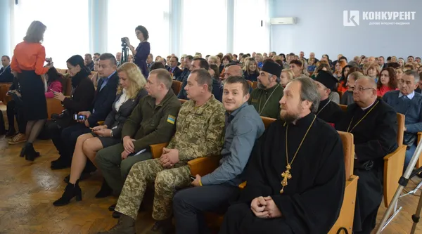 Як соромив та хвалив Савченко голову Луцької РДА Тараса Яковлева (репортаж)