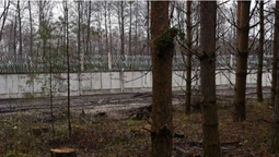 Залізобетонний паркан з колючим дротом: як будується стіна між Волинню та Білоруссю (відео)