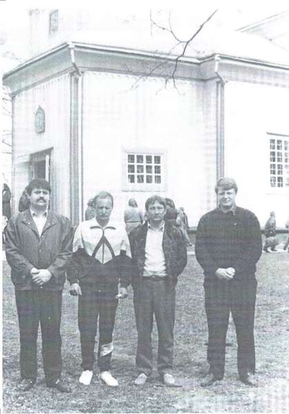 Лідери Волинської УГС-УРП: Геннадій Кожевніков (перший зліва) та Володимир Осіюк (третій зліва)