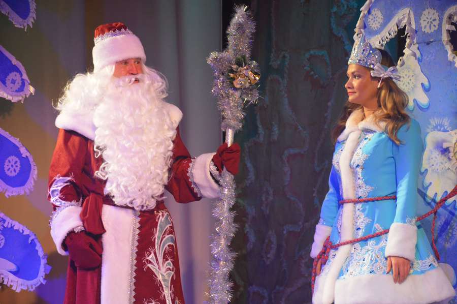 Новорічна казка та подарунки: луцький меценат влаштував свято для 200 дітей (фото)