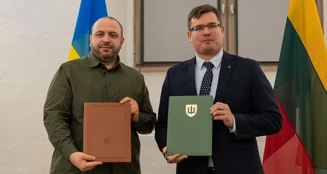 Литва виділила перші €10 мільйонів на виробництво української далекобійної зброї, – Умєров
