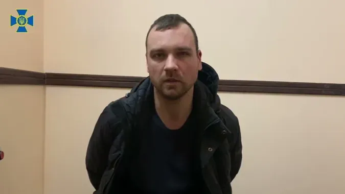Зрадник Сметанін, який навів ракети на луцький аеродром, просить обміняти його в росію