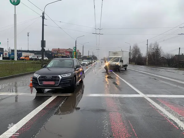 У Луцьку п'яний на вантажівці протаранив Audi (фото)