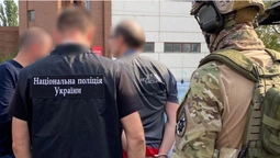 Продавав пістолети: у Луцьку затримали торговця зброєю (фото)