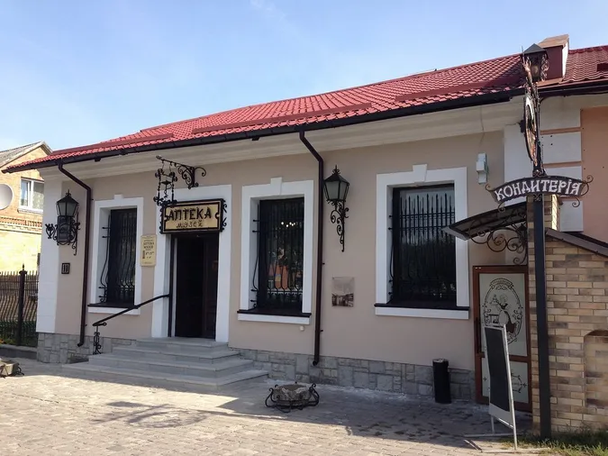 Відкриття унікальної аптеки-музею у Луцьку «затягується» через ремонт