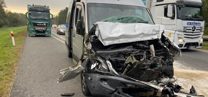 У Польщі автобус з українцями врізався у вантажівку