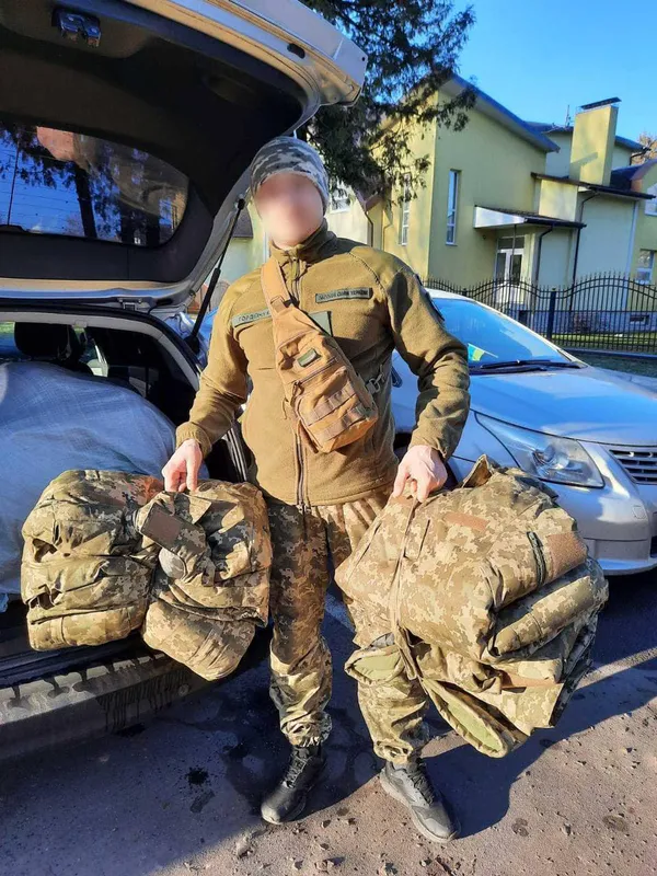 З Нововолинська передали зимову форму для тероборонівців на північні кордони (фото)