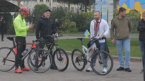 Велопробіг, вишиванки, ЗСУ❤️: як Луцьк відзначає особливий День міста (фото, відео)