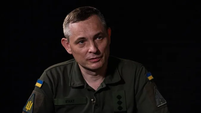 «Вже літають у небі з інструкторами», – Ігнат про навчання українських пілотів на F-16