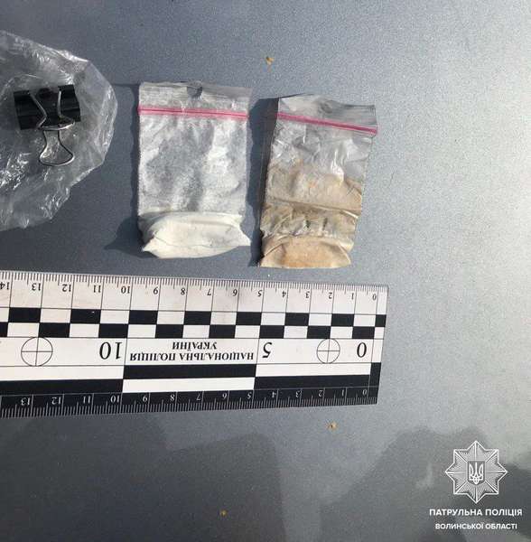 У Луцьку у водія BMW знайшли наркотики (фото)