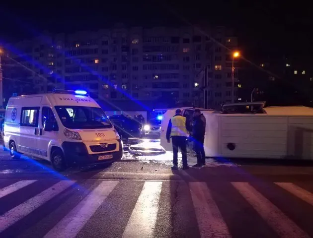 Біля «Там Таму» велика автотроща