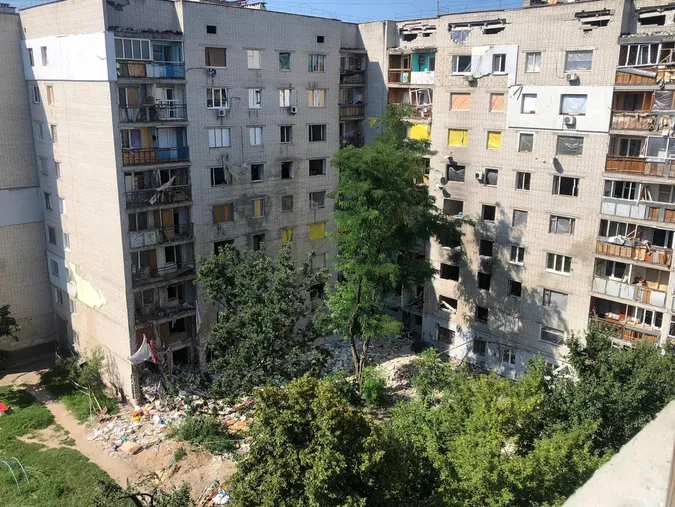 Війна забрала житло та рідних, але не волю до життя: луцькі волонтери показали зруйноване місто (фото)