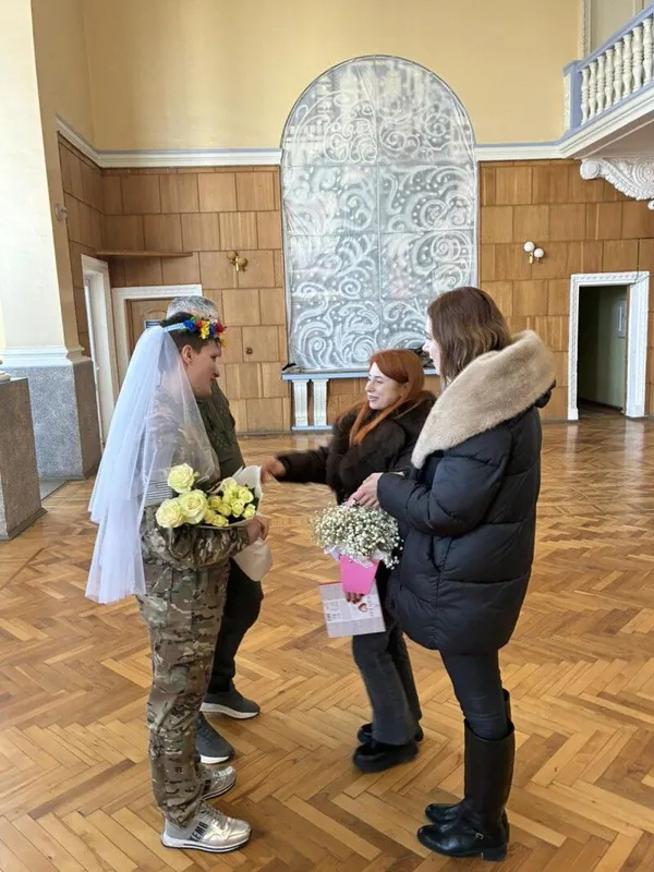 Кохання, що народилося в бою: на Волині побралися бойова медикиня та розвідник (фото)