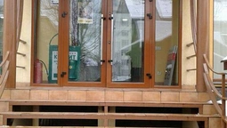 Луцьких підприємців просять зробити безпечними сходи (фото)