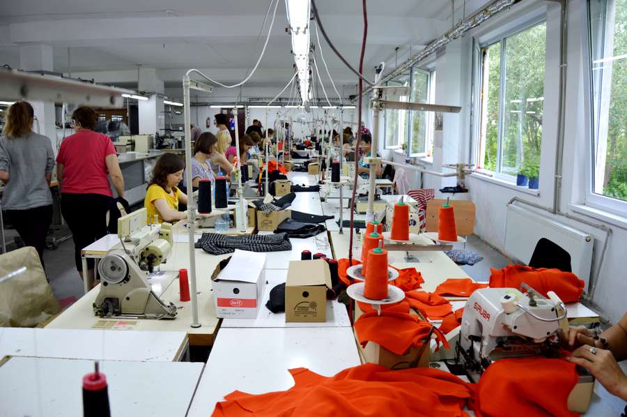 Від одягу до лакофарбних продуктів: як на Волині ведуть бізнес іноземні громадяни (фото)