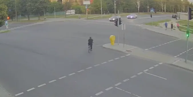 У Луцьку камери упіймали велосипедистів-порушників (відео)