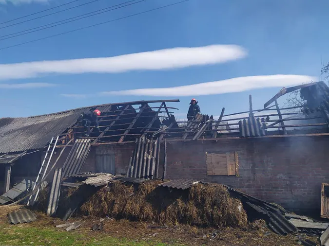 На Рівненщині ліквідували пожежу у приватному господарстві