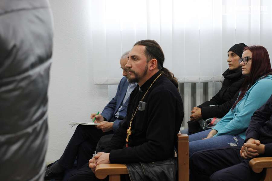 «Я потерпілий»: що казав піп УПЦ МП на суді проти батька Олени Созонюк (репортаж)