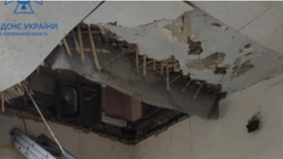 У Луцьку на Перемоги обвалилася частина дерев'яного перекриття в будинку (фото)