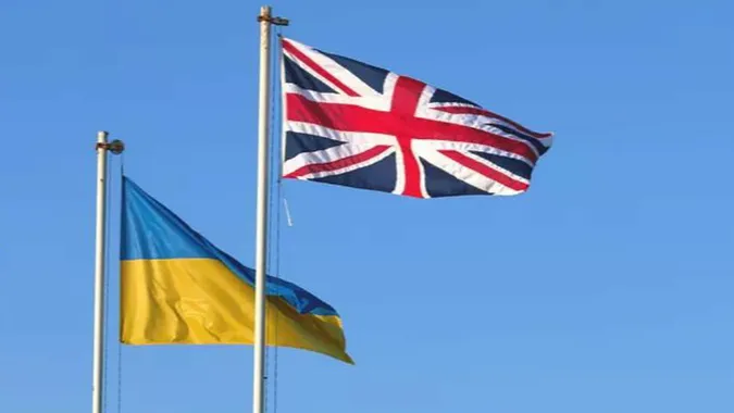 Зеленський продовжив тимчасовий безвіз для британців