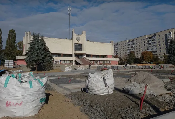 Чому молодятам дарують каміння: особливості розпису у луцькому РАЦС