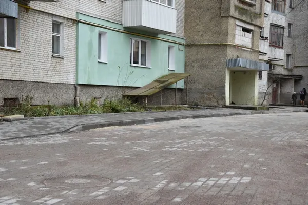 У Луцьку завершують ремонт дворів і доріг (фото) 