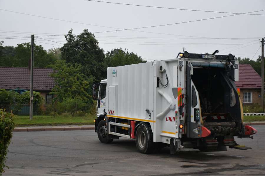 Для Луцька придбали маневрений сміттєвоз із Нідерландів (фото)