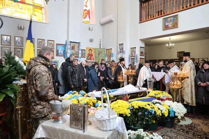 У Луцьку попрощалися з Героєм Вадимом Кравчуком (фото)