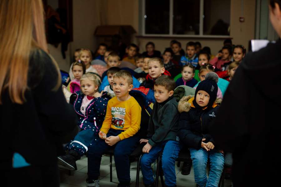 Світло, подарунки і Різдво: у Луцьку відбувся благодійний концерт для переселенців (фото)