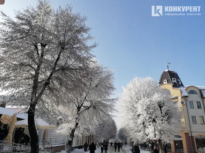 Казково: світлини Луцька, засипаного снігом