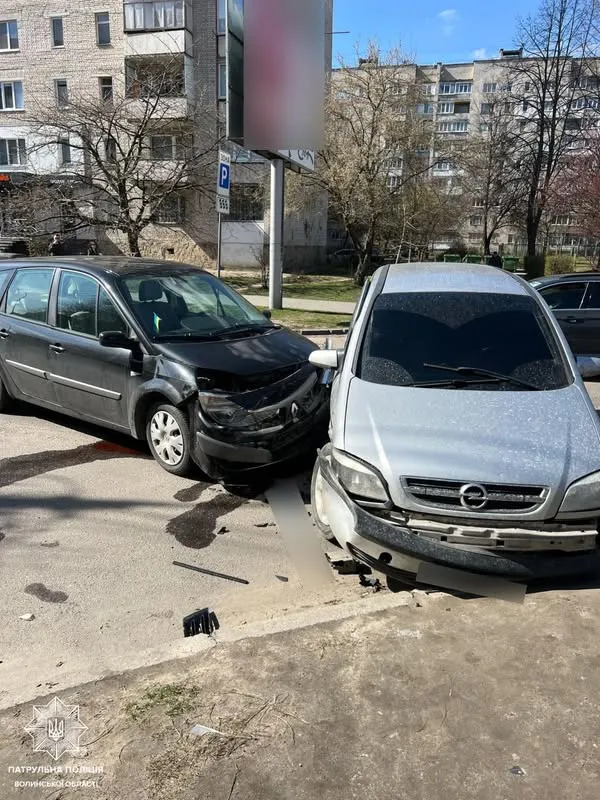 Бампери – ущент: у Луцьку сталася аварія через п'яного водія