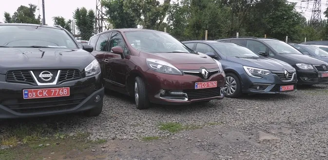 Луцький автобазар: ціни та комплектація мінівенів (відео)
