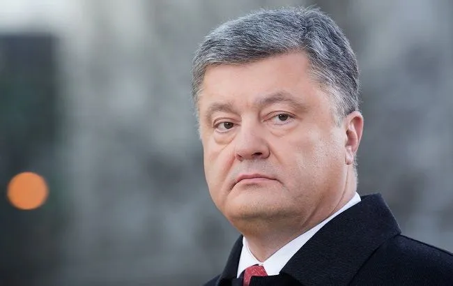 Порошенко передав ВР закони, що скасують е-декларування антикорупційних ГО