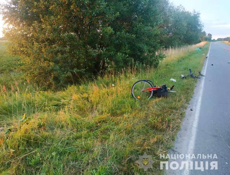 На Любомльщині п'яний водій збив велосипедистку – жінка загинула (фото, відео)