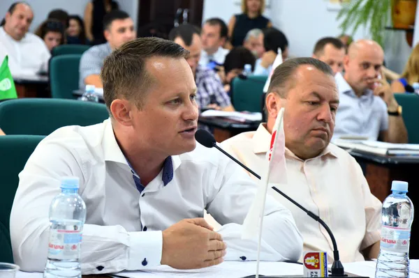 ...проте Козюра просив підтримати ініціативу їхньої фракції...