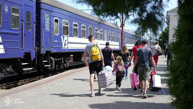 На Волинь приїхав евакуаційний поїзд з Донеччини (фото)