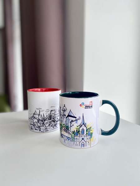 У Луцьку продають чашки із панорамою та символами міста (фото)