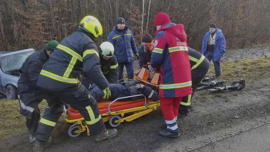 Водія деблокували рятувальники: подробиці аварії на трасі Луцьк-Ковель (фото)