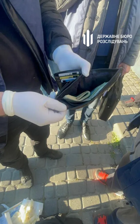 На Волині податківці заробляли на «відкатах» від підприємців (відео)