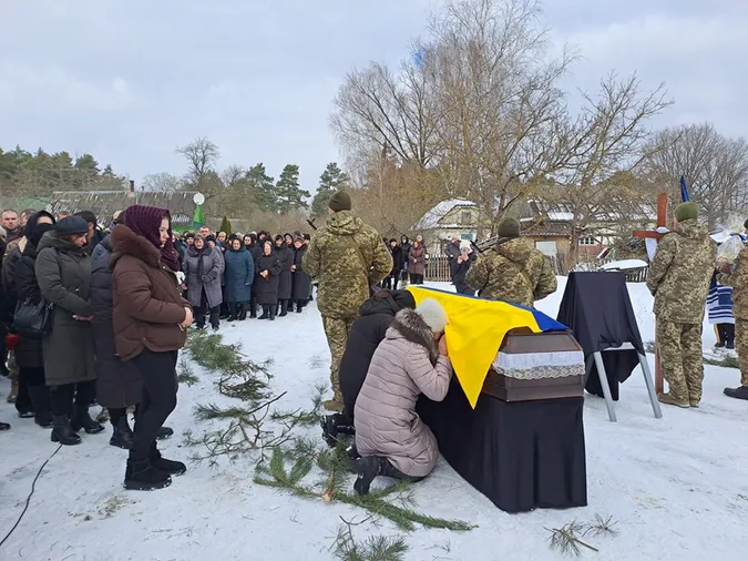 Навіки 43: на Ковельщині попрощалися з загиблим на Донеччині захисником Олександром Мацюком