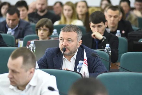 «ЗеДепутати» та новий «голова» на сесії Луцькради (репортаж)