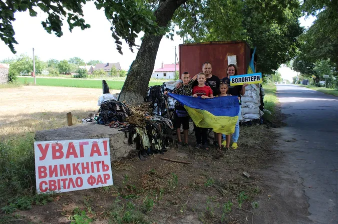 Біля Луцька три дні працював дитячий блокпост (фото)